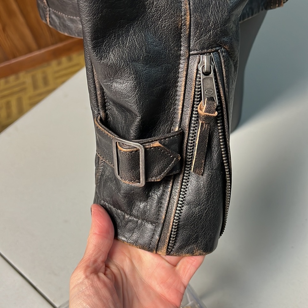 Harley-Davidson Black Leather Jacket - Picture 6 of 16